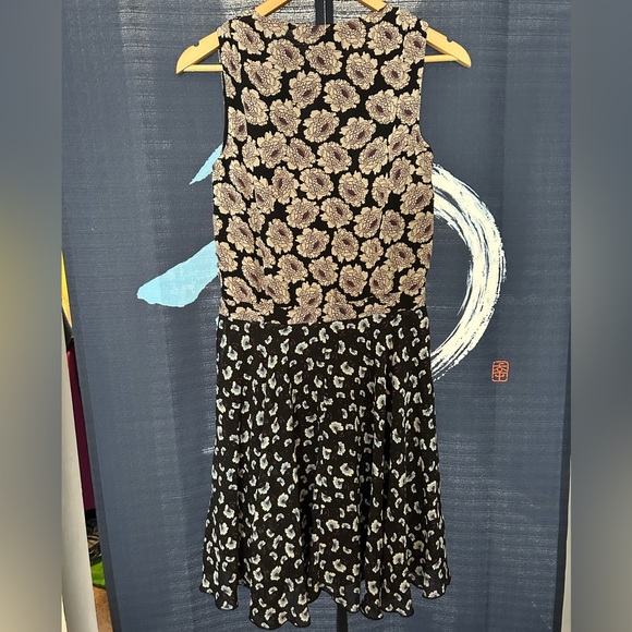 NWOT Fit & Flare Tristan Floral Dress Size S - Picture 4 of 7